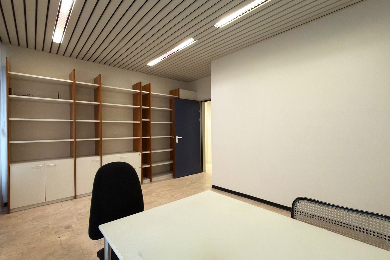 Office, photo 10 of 10