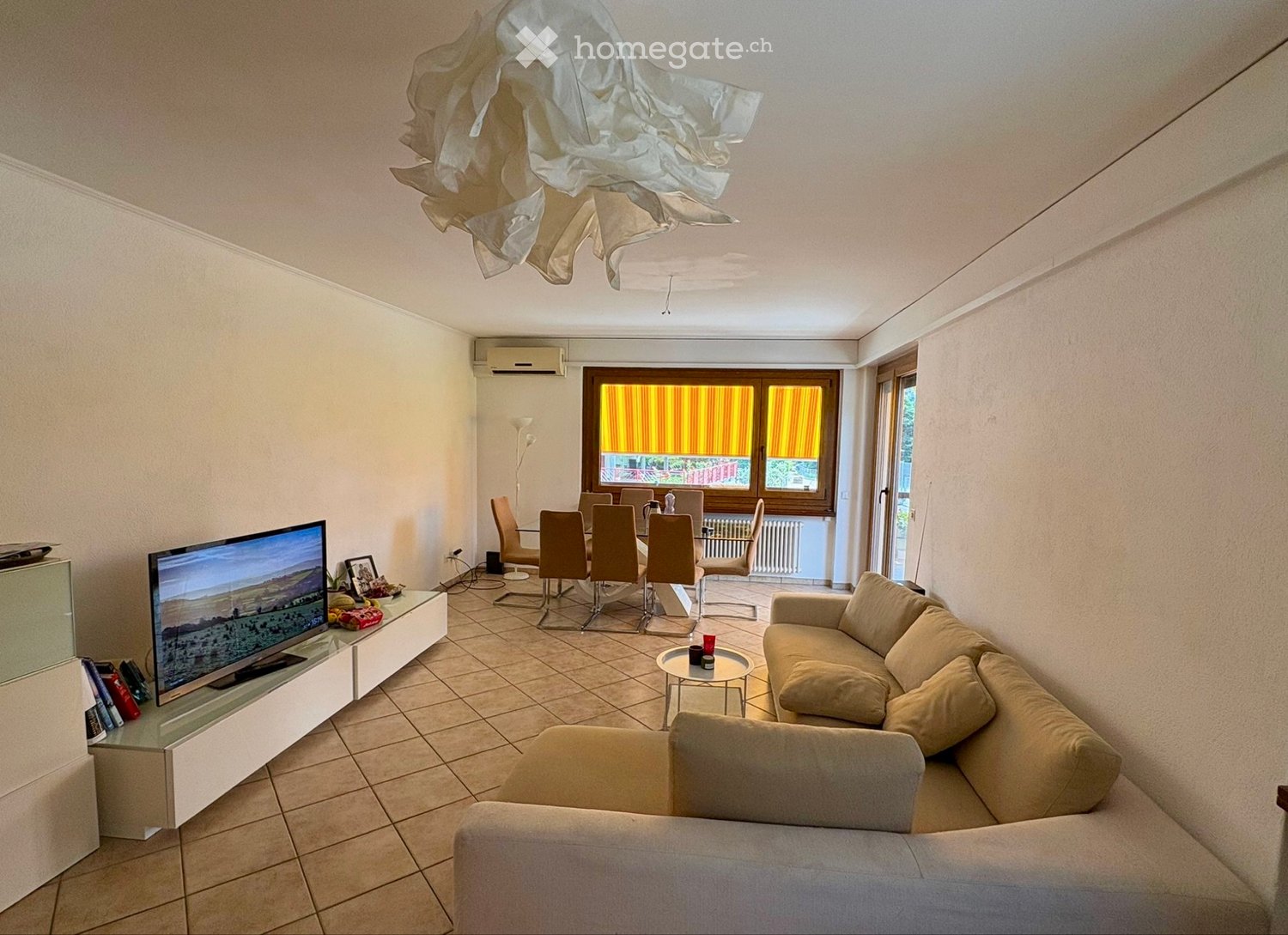 5 rooms apartment