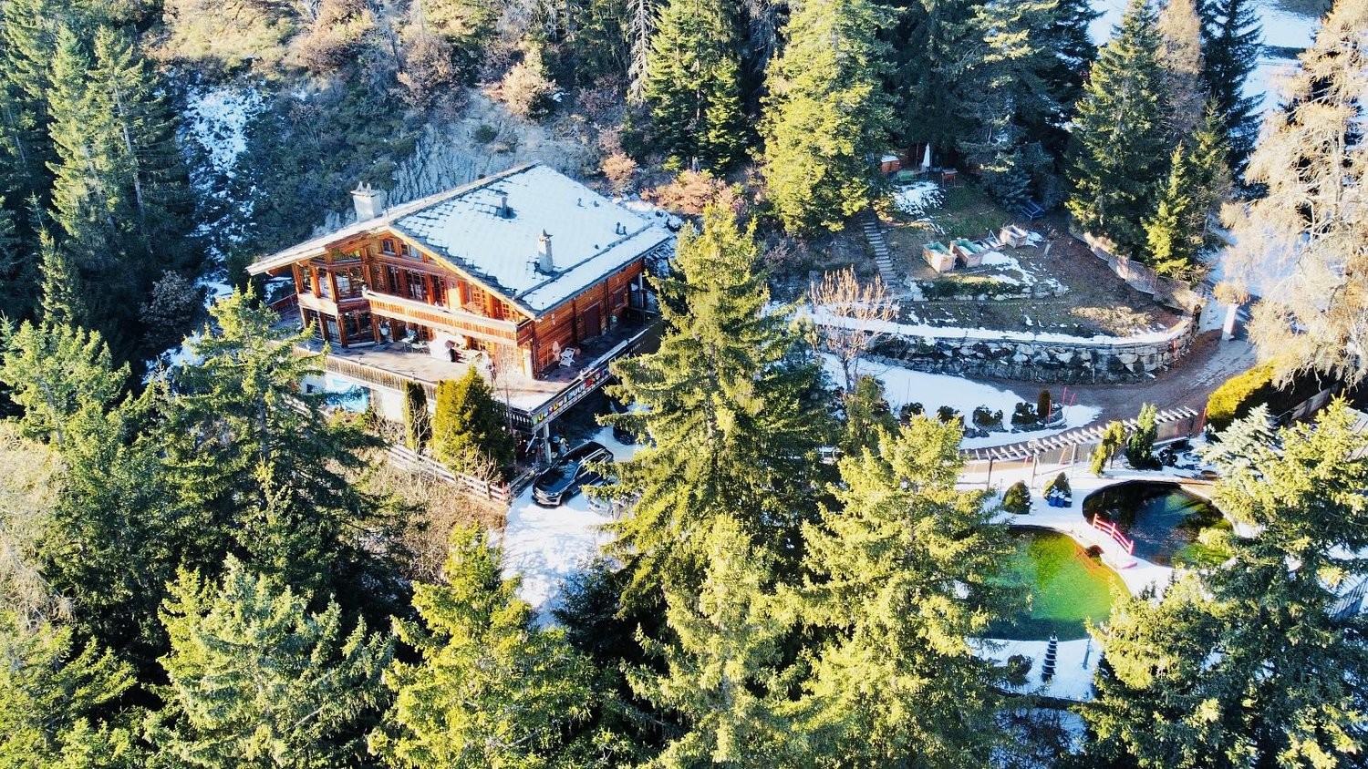 10 rooms chalet, photo 2 of 4