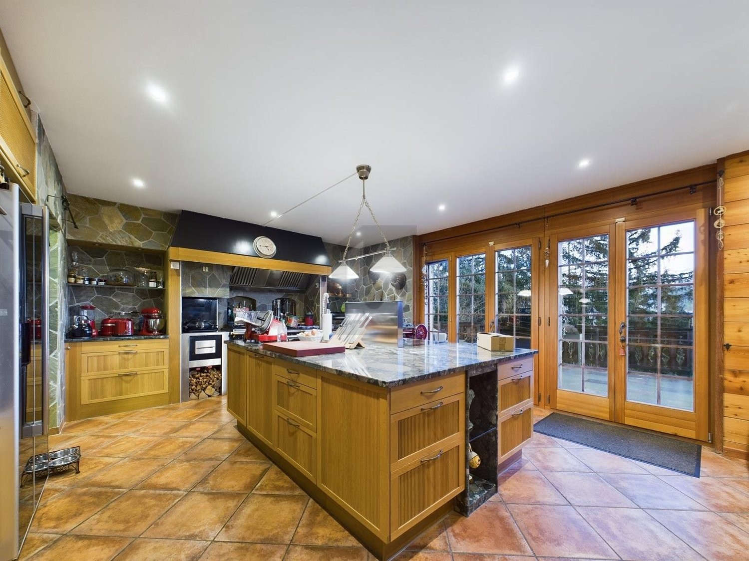 10 rooms chalet, photo 3 of 4