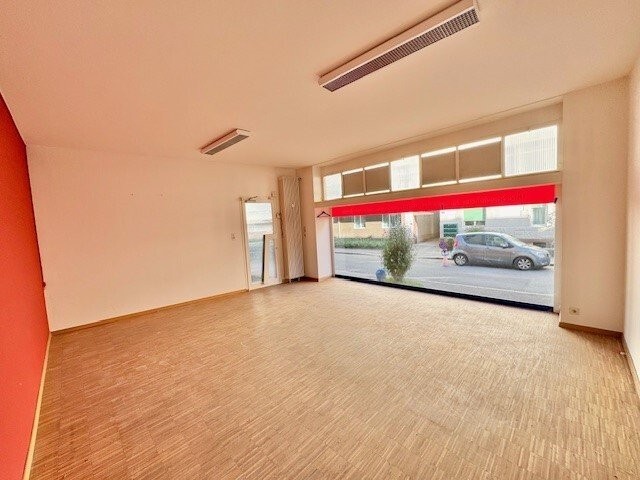 60m² commercial, photo 2 of 3