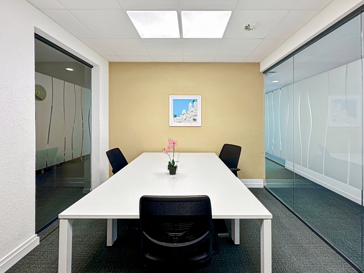 225m² office
