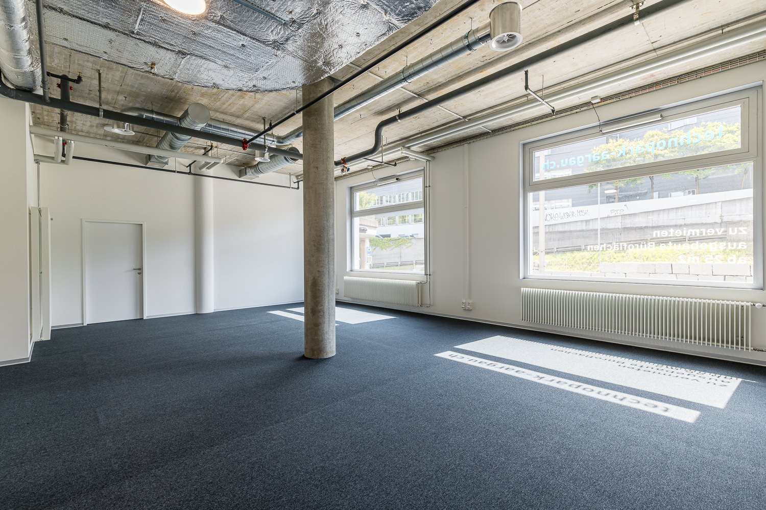 82m² office