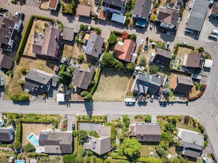 720m² building land