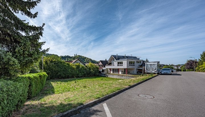 720m² building land