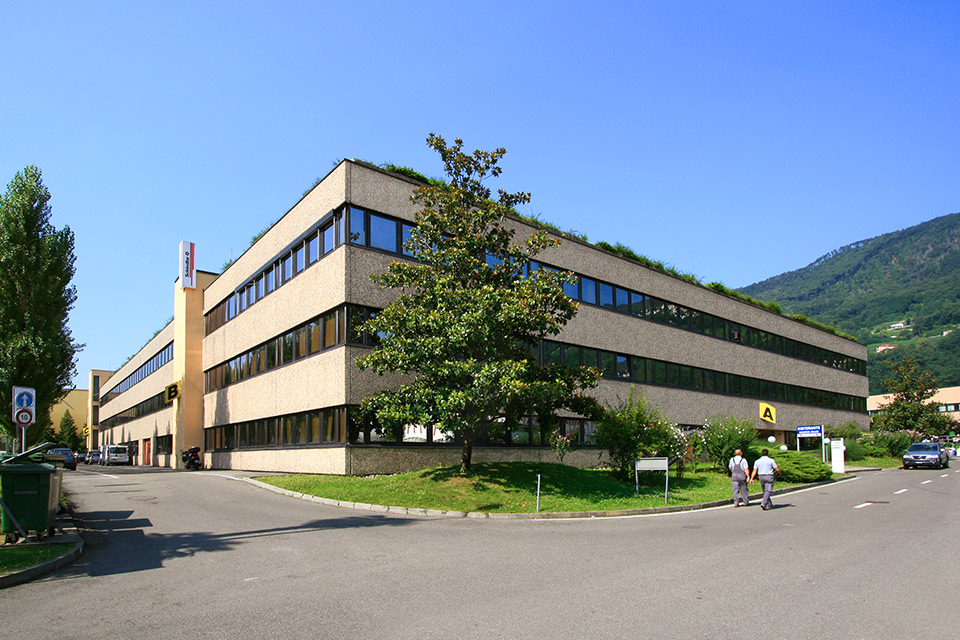 263m² office, photo 1 of 10