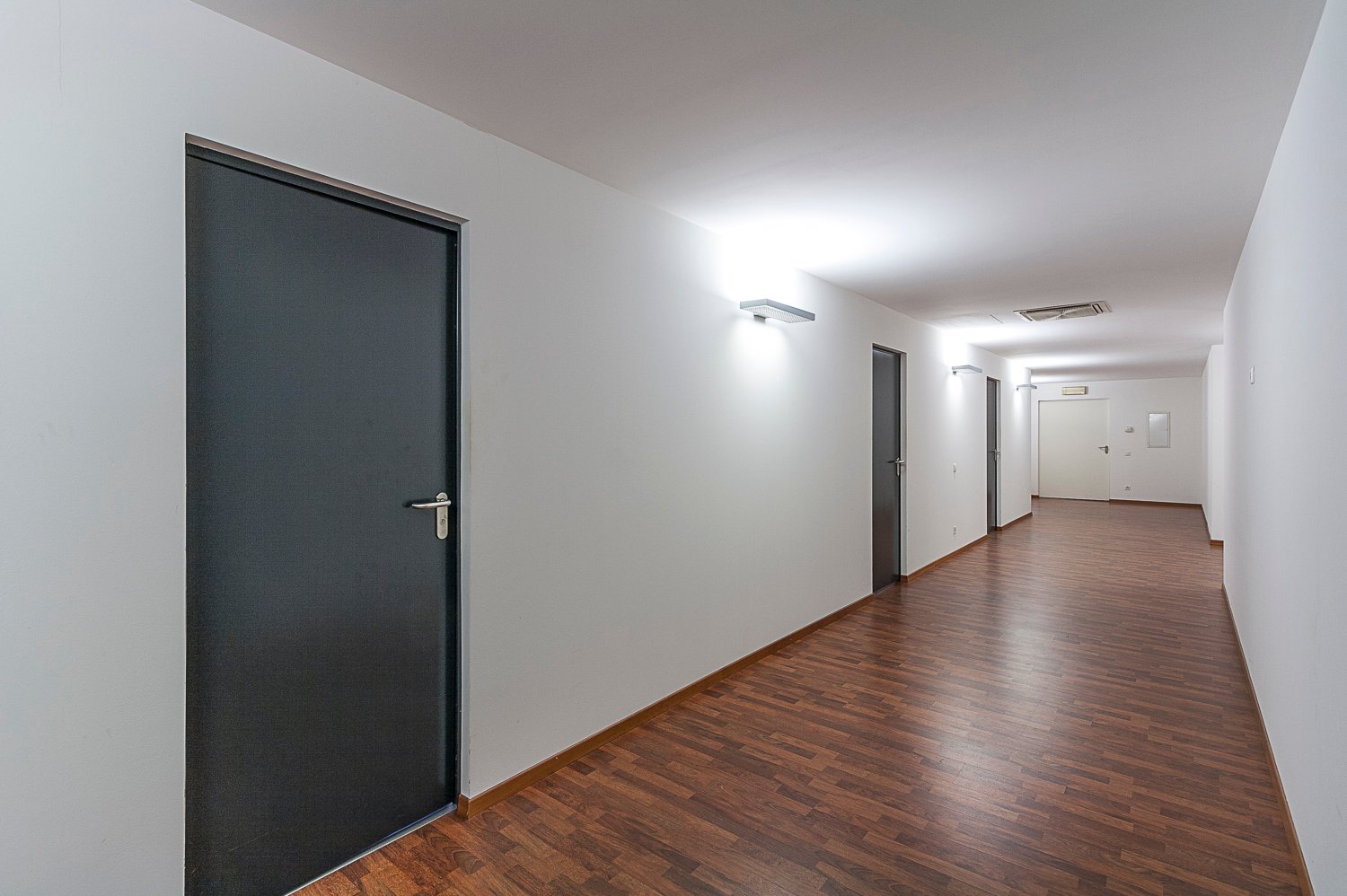 263m² office, photo 4 of 10
