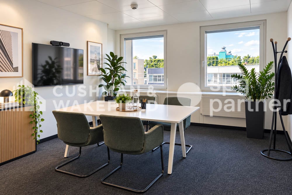 1410m² office, photo 3 of 9