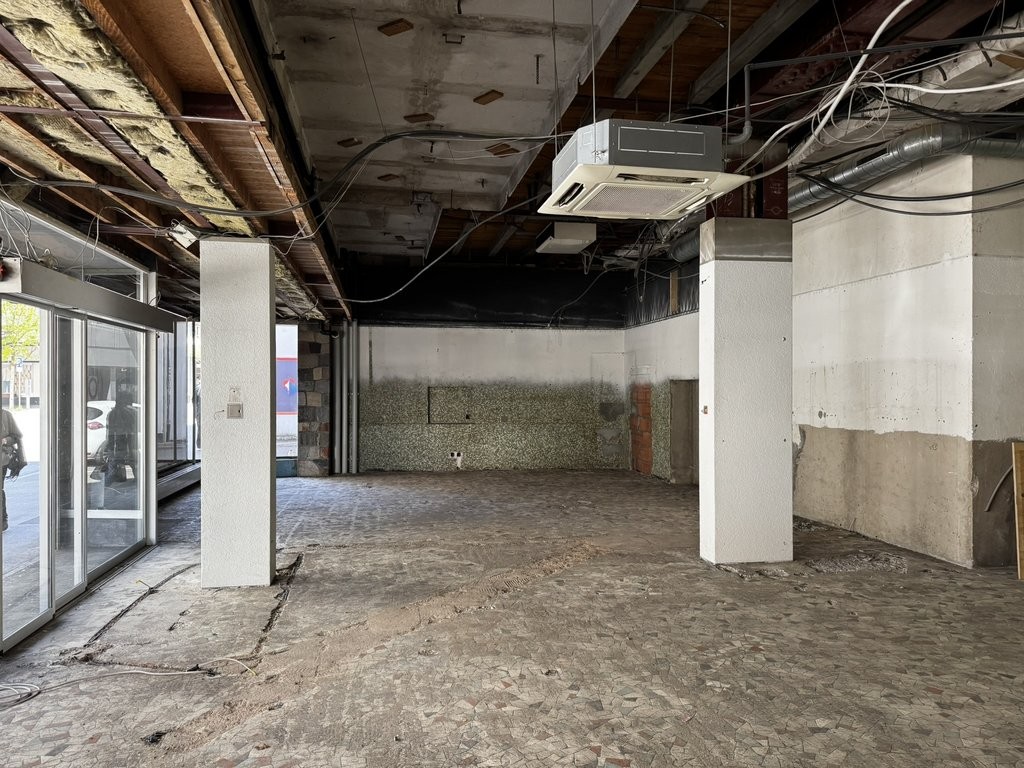 176m² commercial, photo 3 of 10