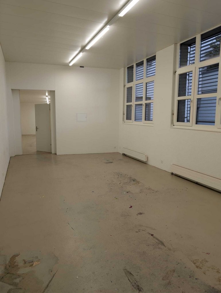 90m² commercial, foto 1 di 10