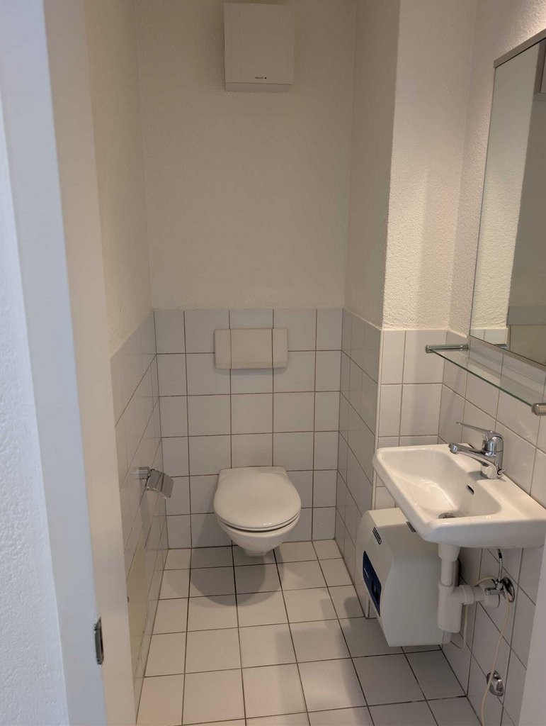 90m² commercial, foto 2 di 10