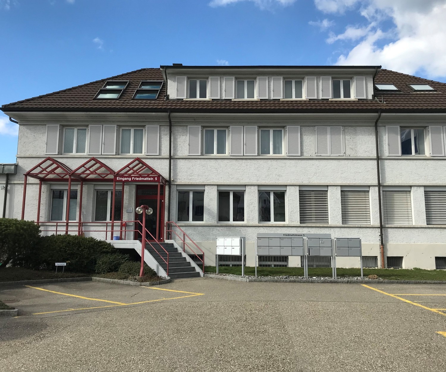 35m² commercial