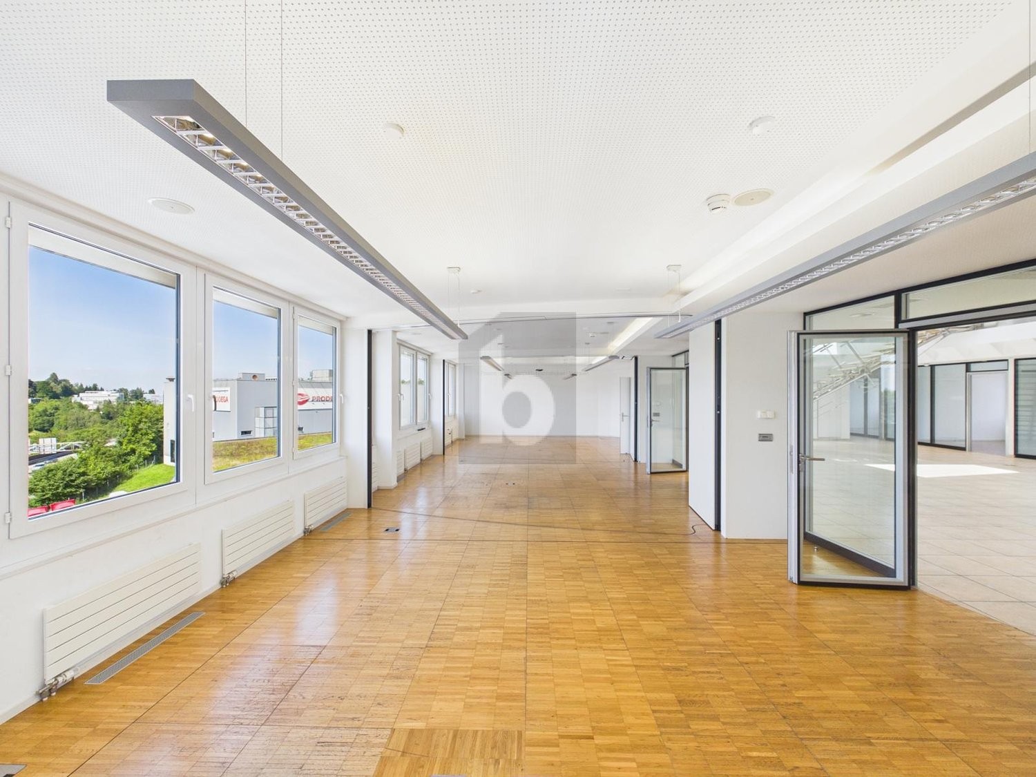 1835m² industrial object, photo 3 of 4