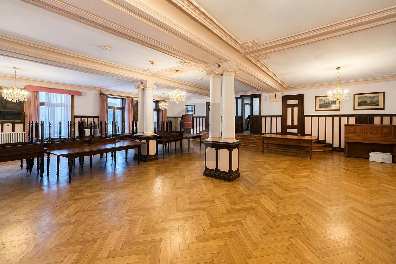 2700m² hotel