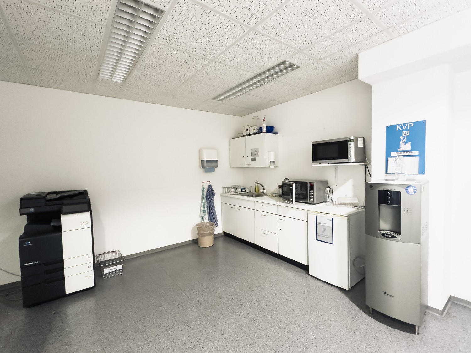 300m² office