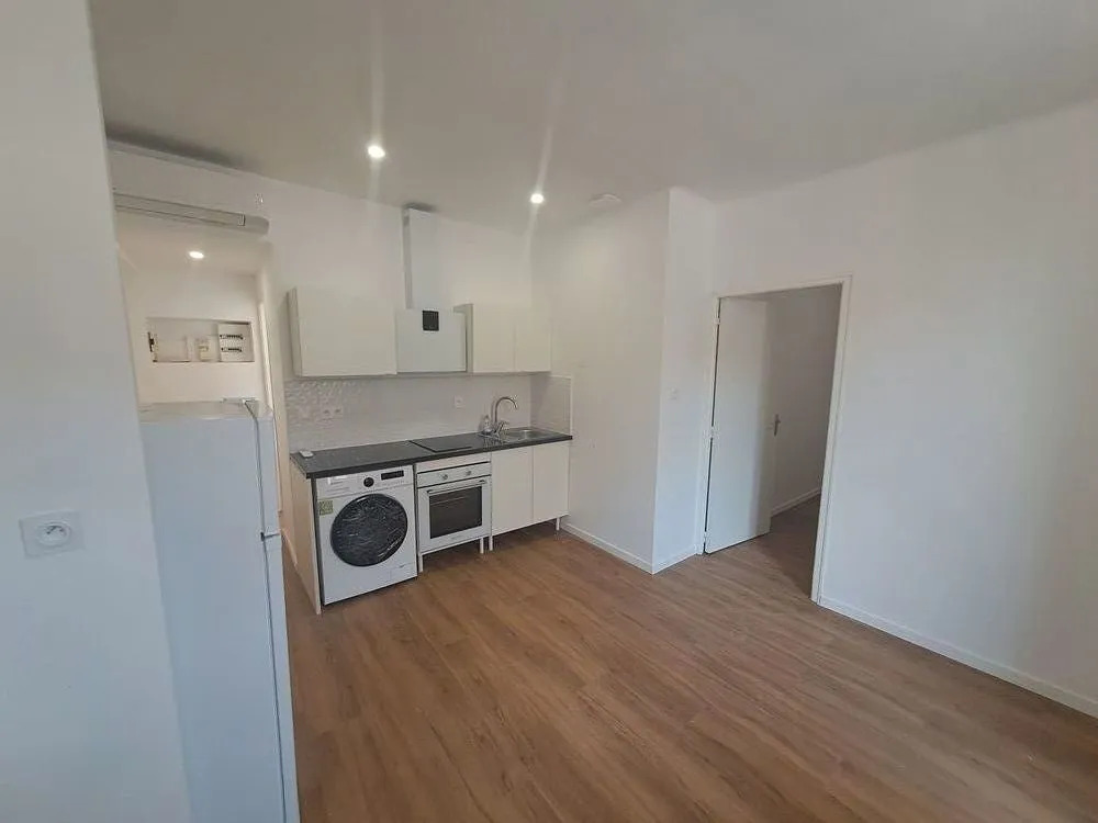 Renovated 2-room apartment of 35 m² for rent – Genève (1206)
