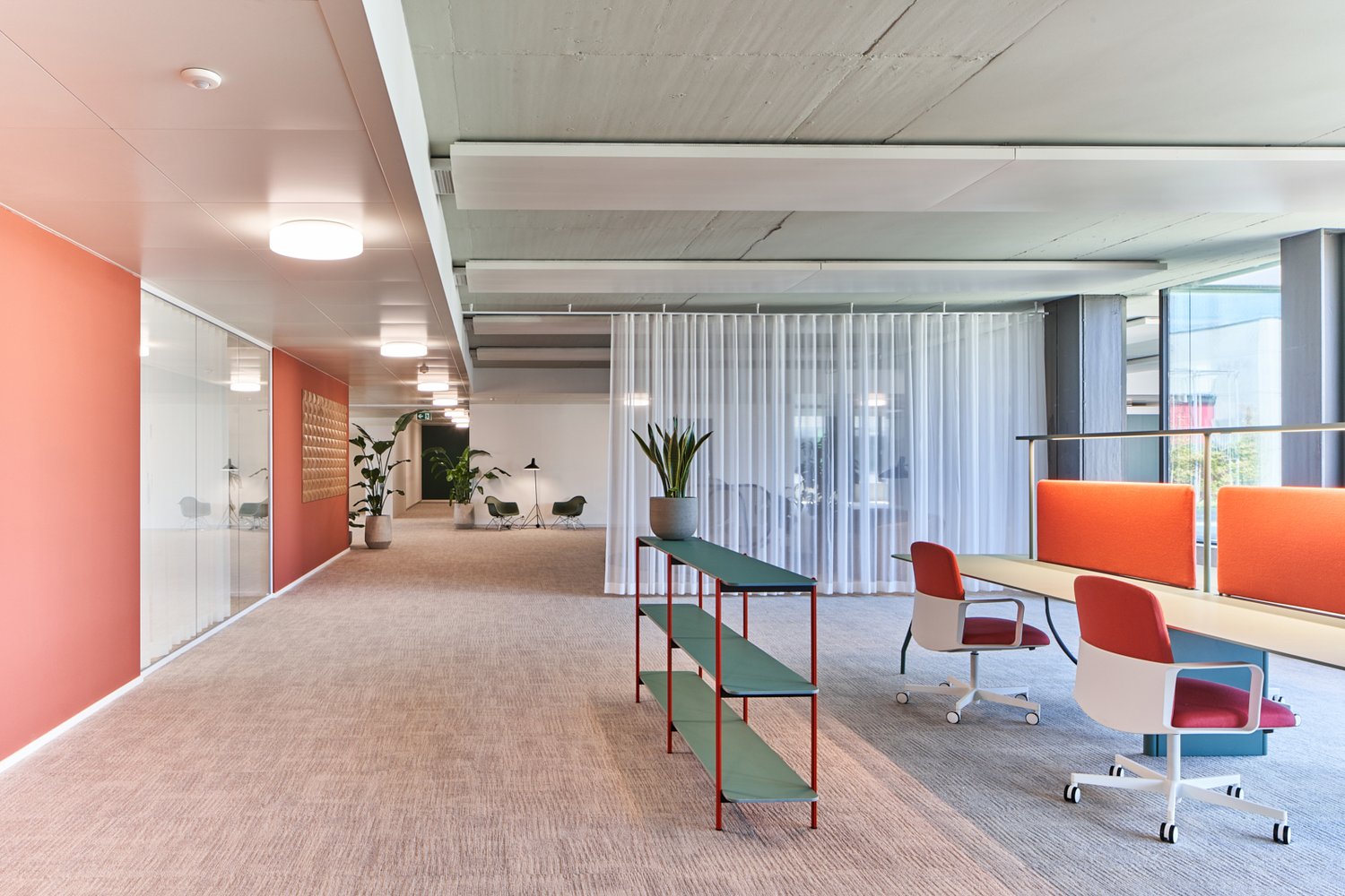 1360m² office, photo 4 of 8