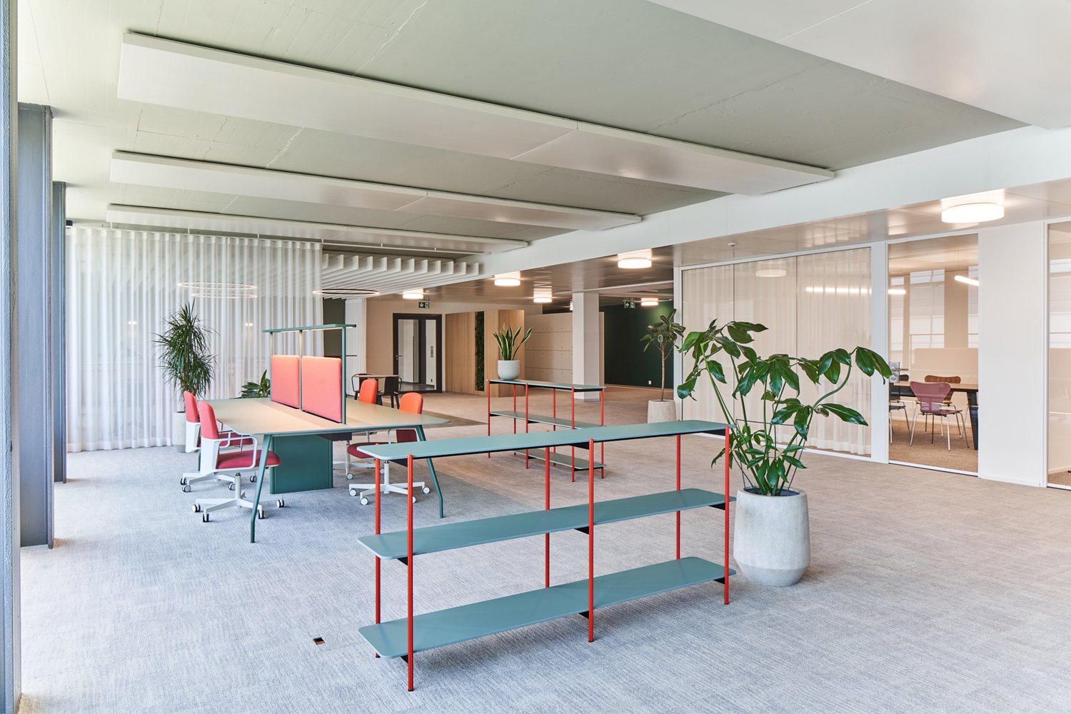 1360m² office, photo 3 of 8