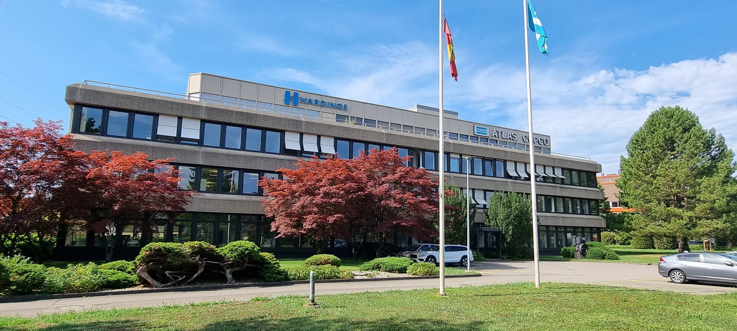 990m² office, photo 2 of 6
