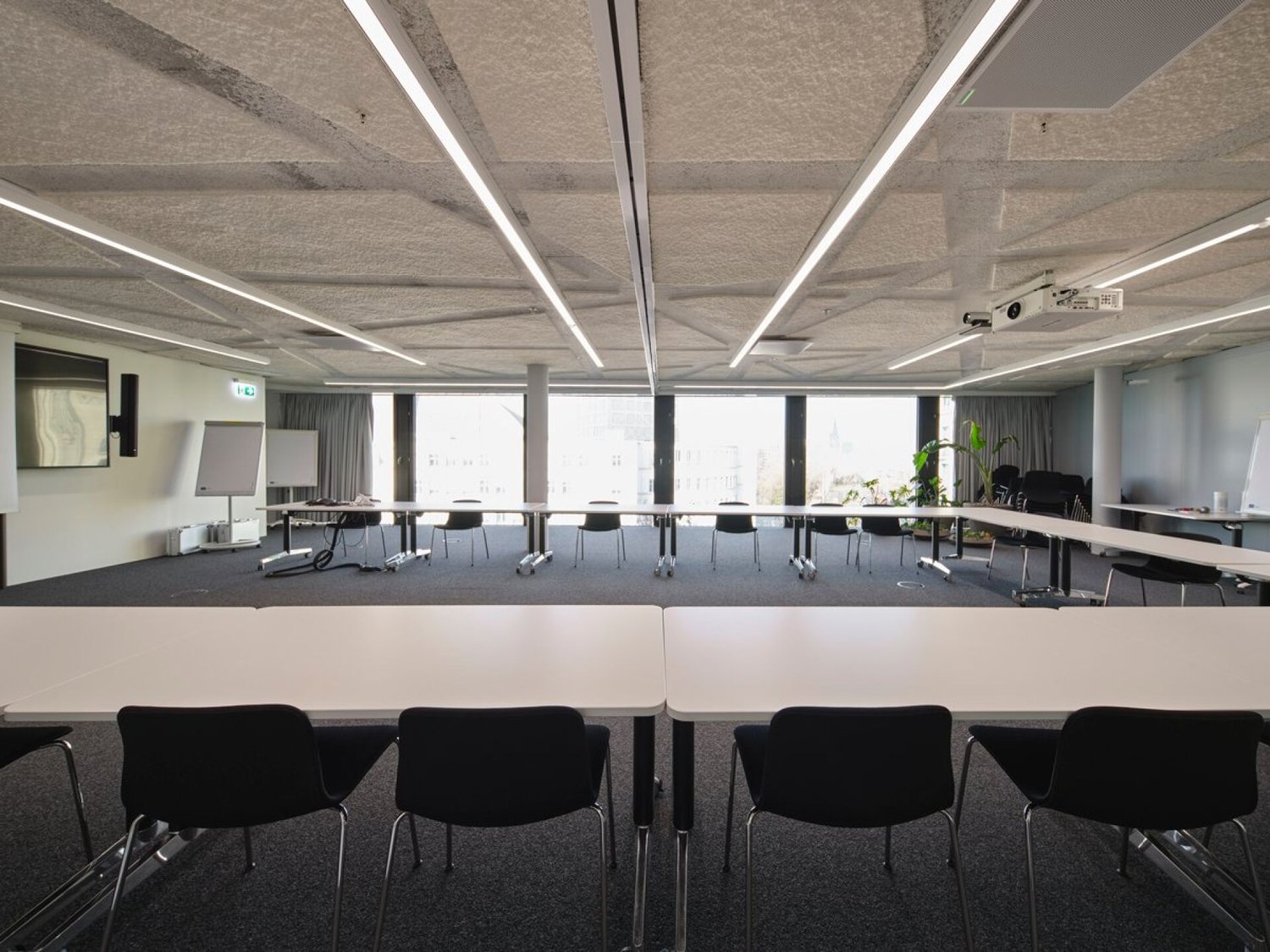1280m² office, photo 8 of 10