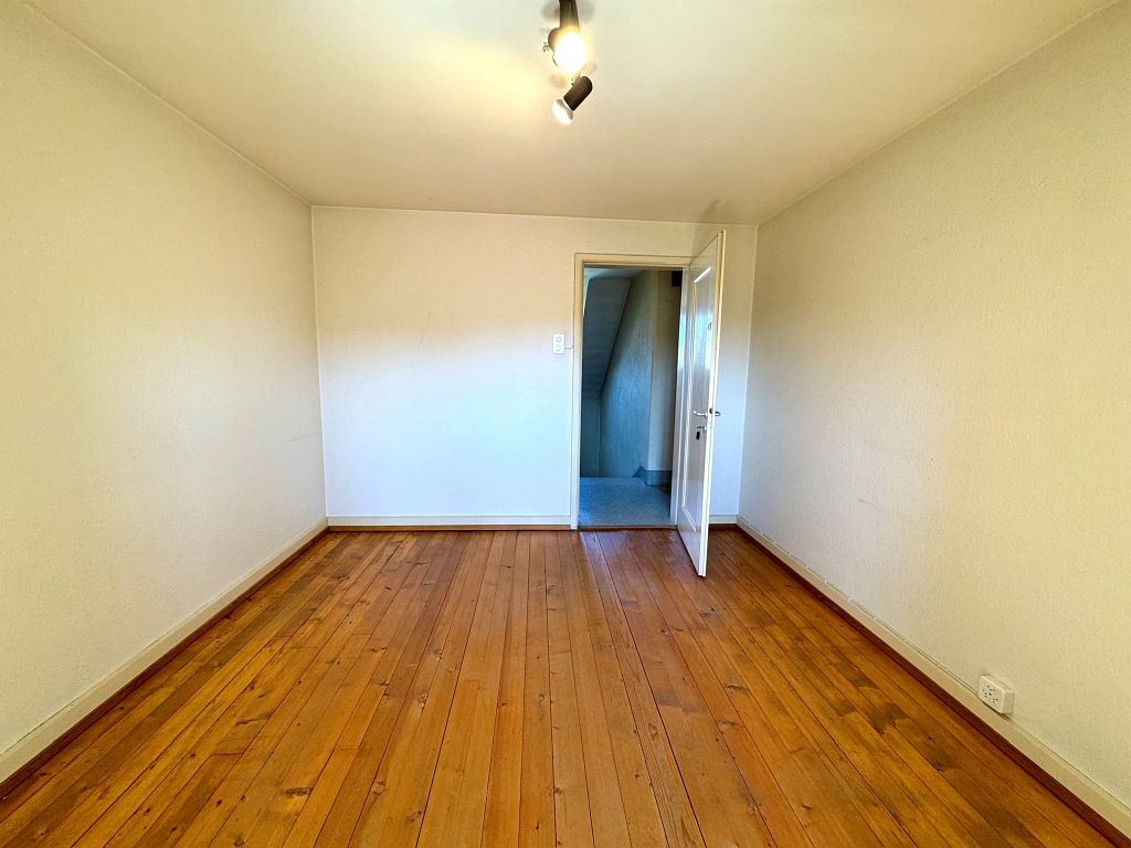 1 room attic flat, photo 3 of 6