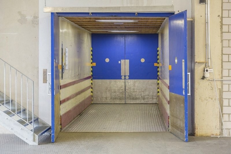 1917m² commerciale