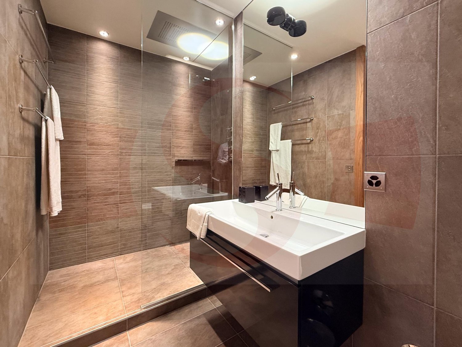 5 rooms furnished flat, photo 8 of 10