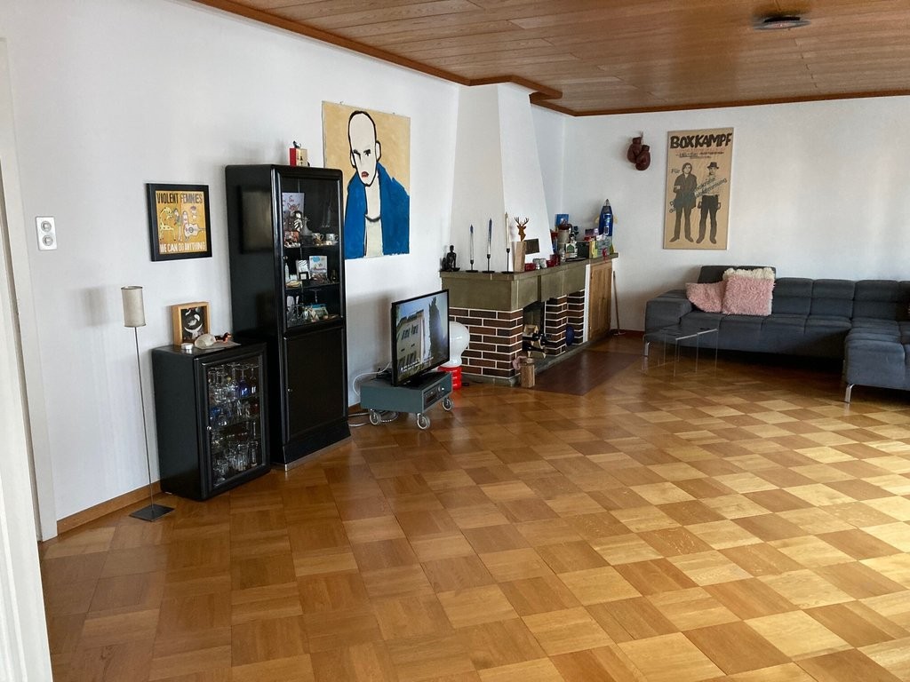 5 rooms apartment