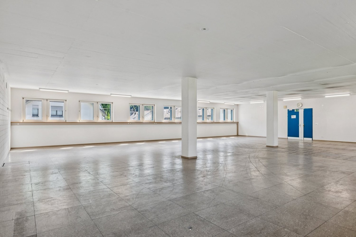 203m² storage room, photo 9 of 10