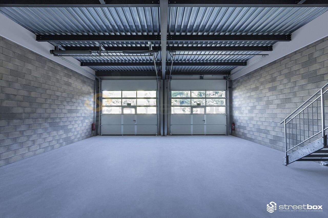 230m² commercial, photo 1 of 3