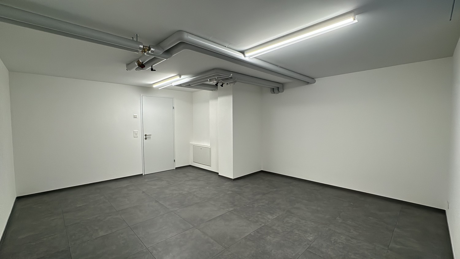 22m² office, photo 1 of 8