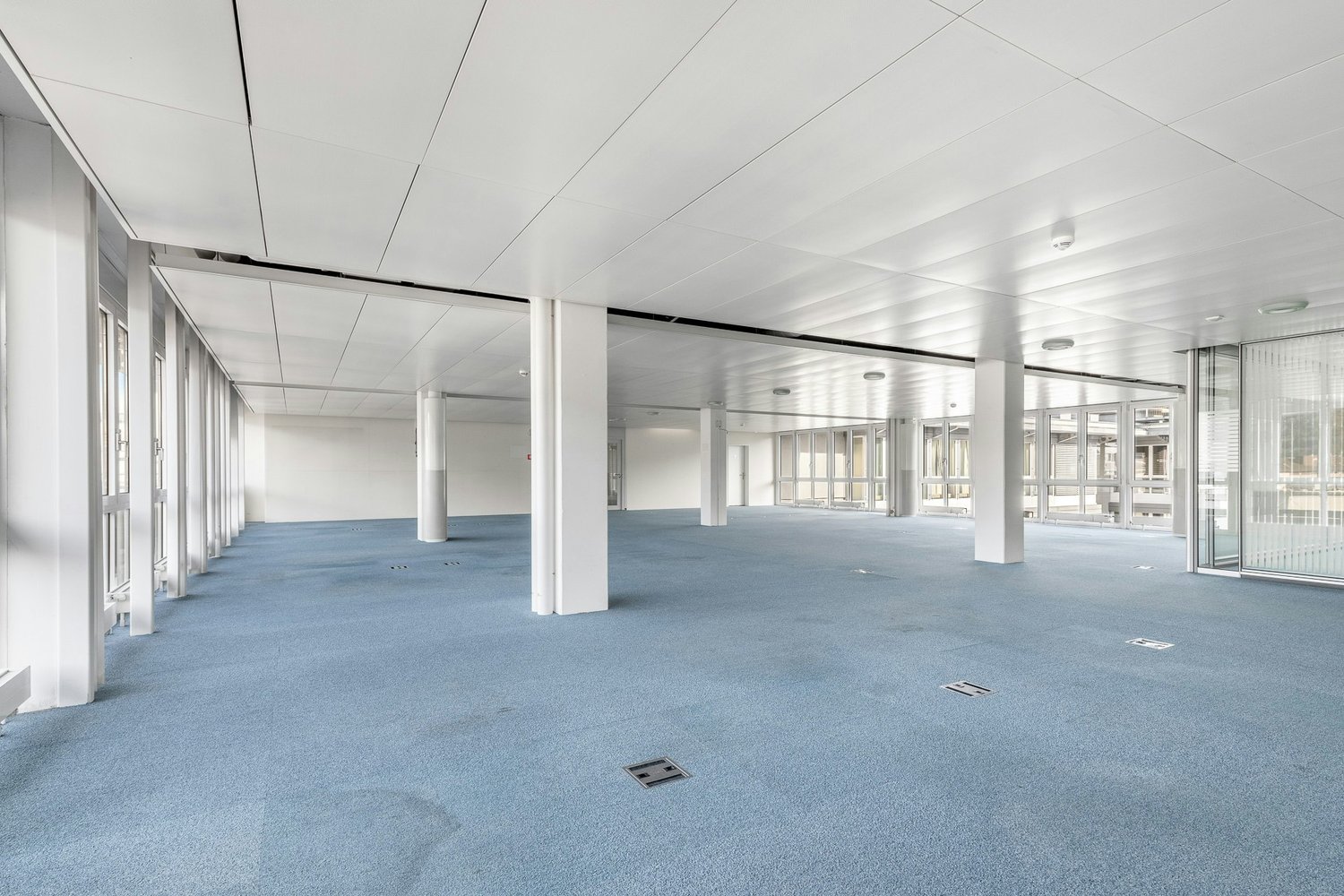284m² office, photo 3 of 7