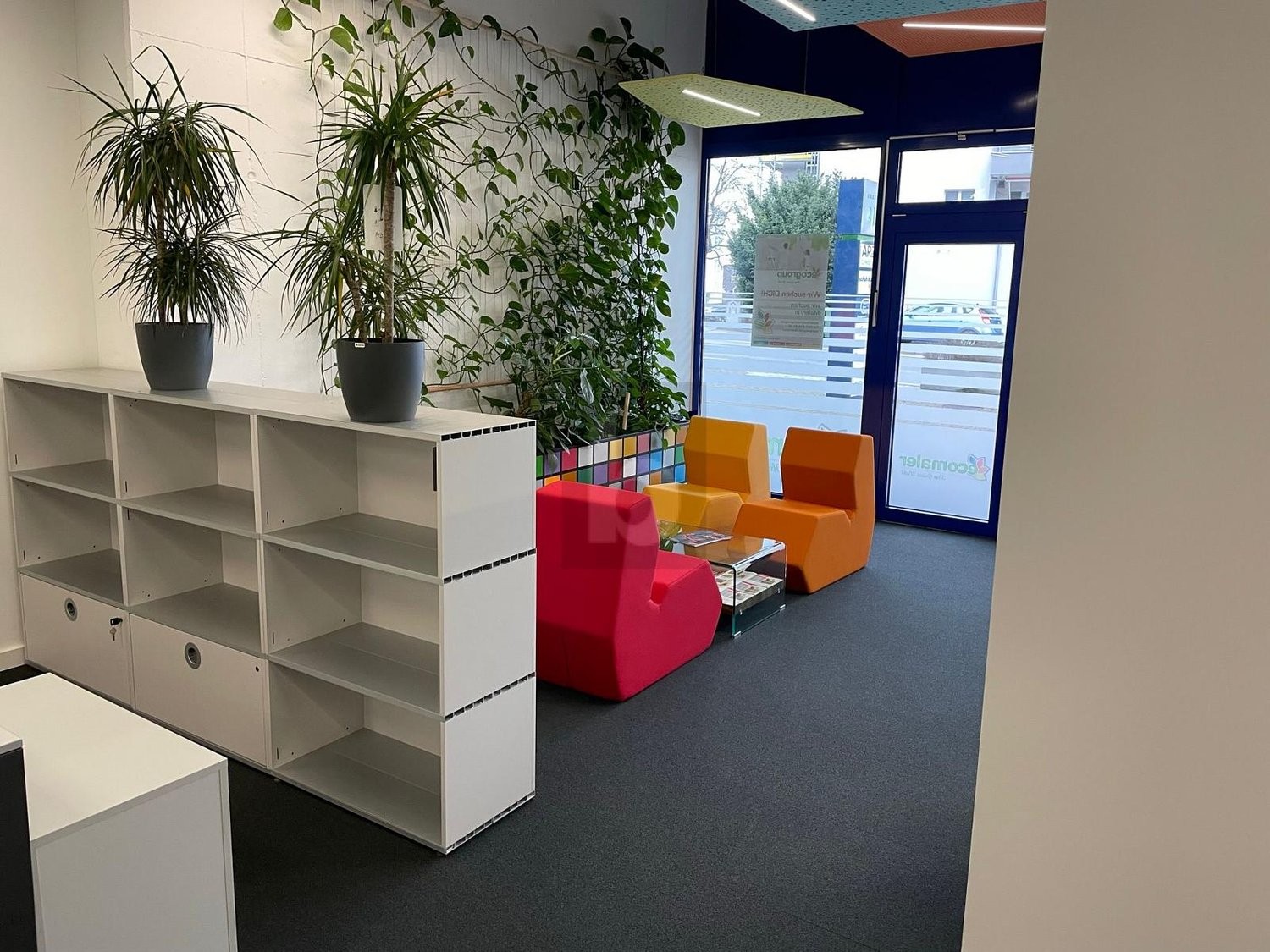 282m² bureau, photo 1 sur 4