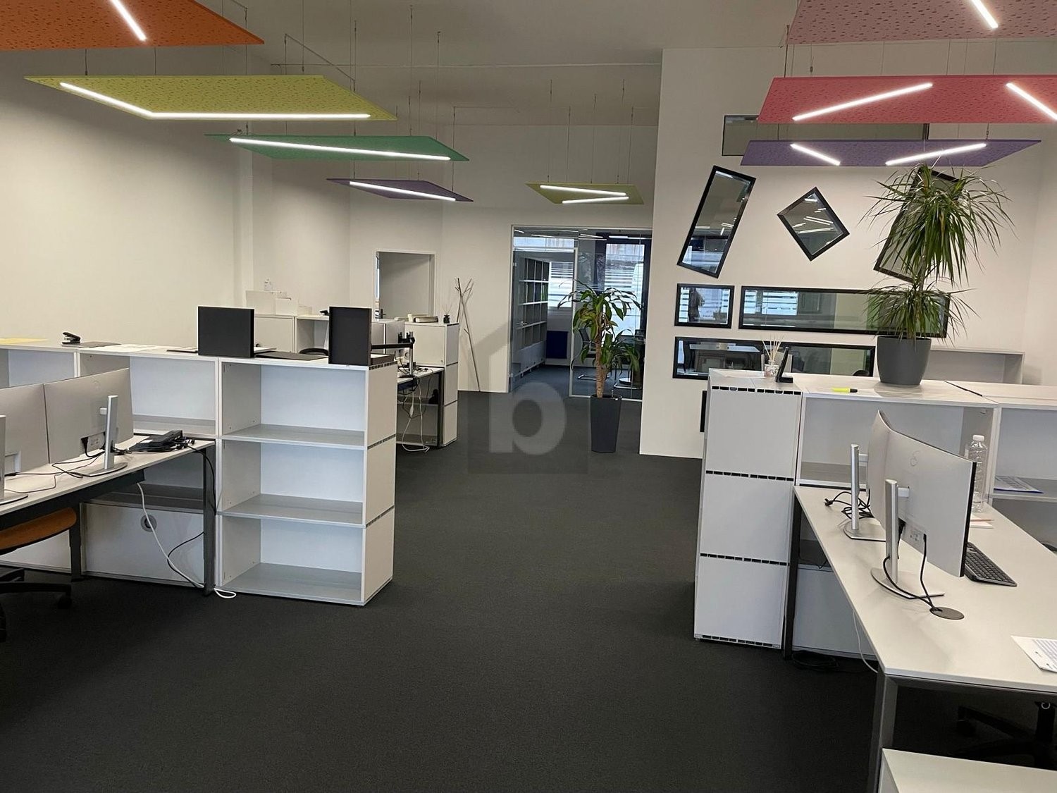 282m² bureau, photo 3 sur 4