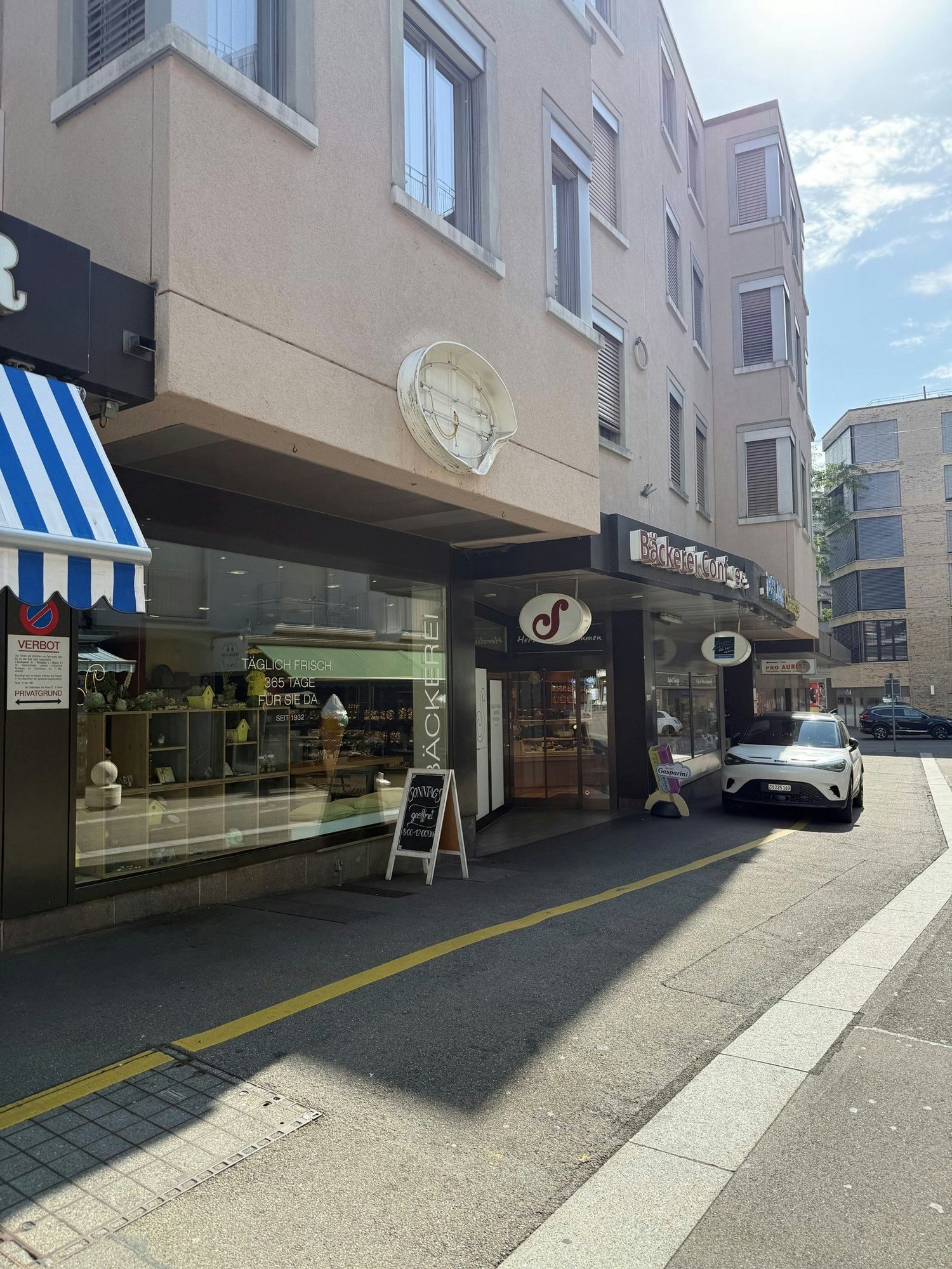 51m² shop, photo 2 of 3