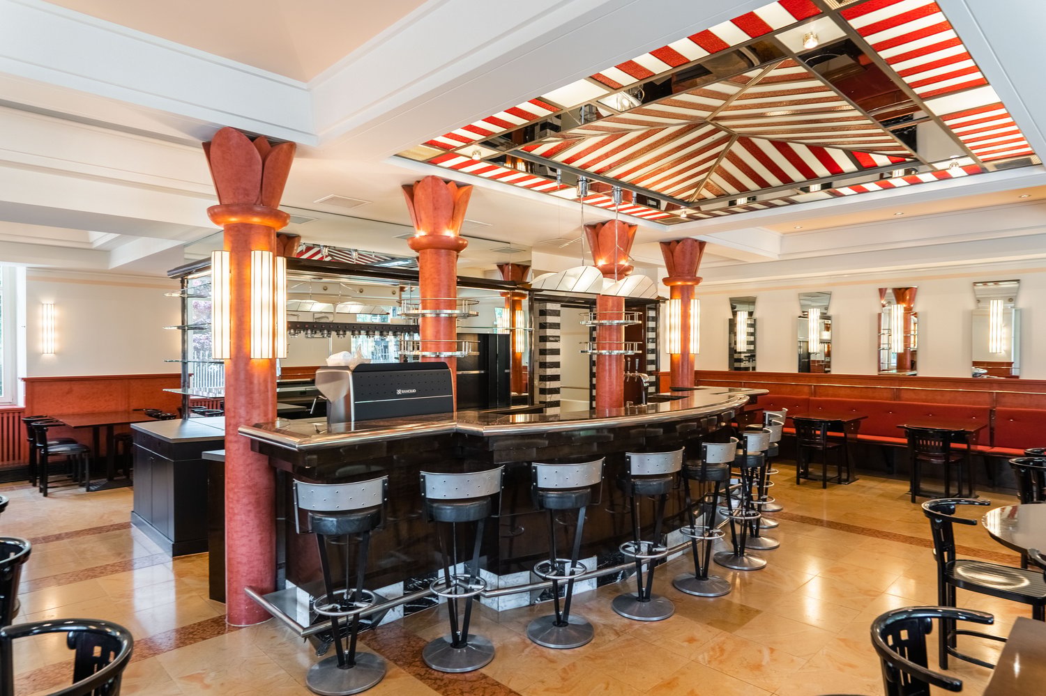 Restaurant, photo 9 of 10