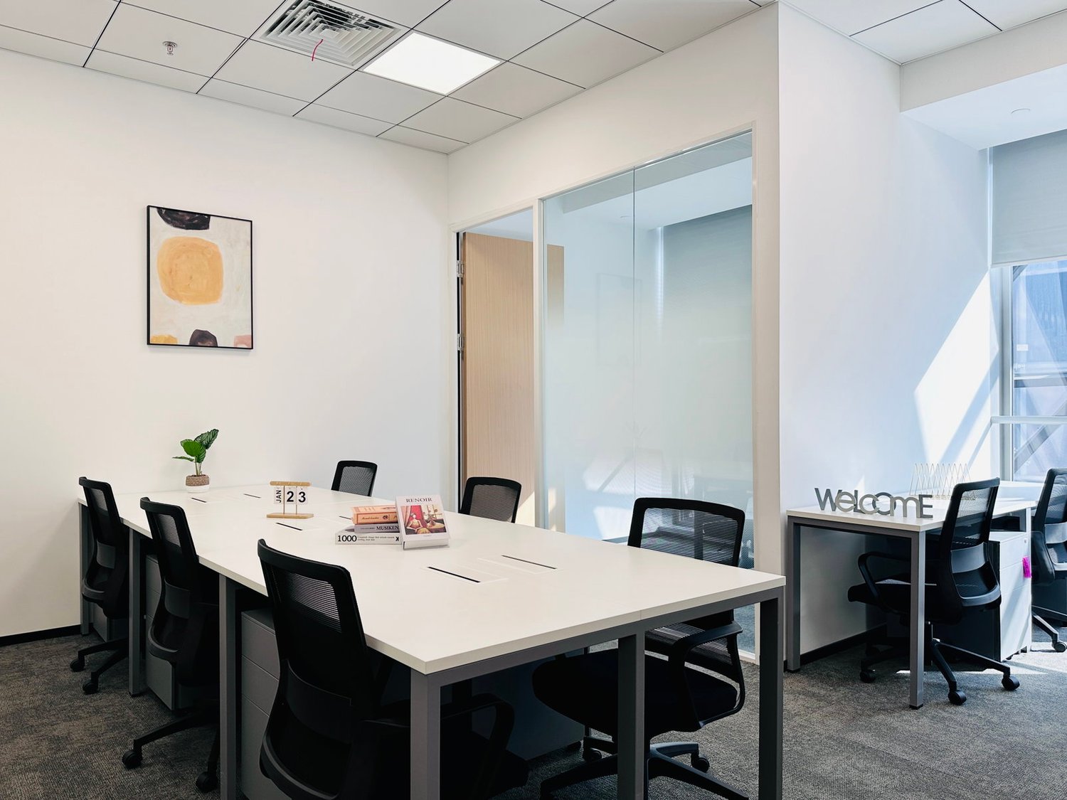 300m² office