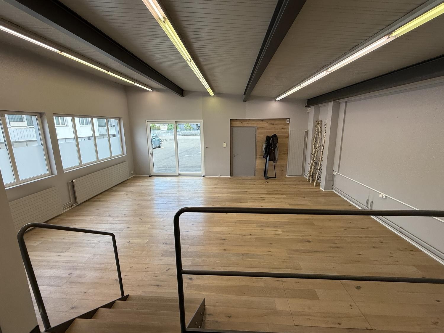 98m² commercial, photo 1 of 6
