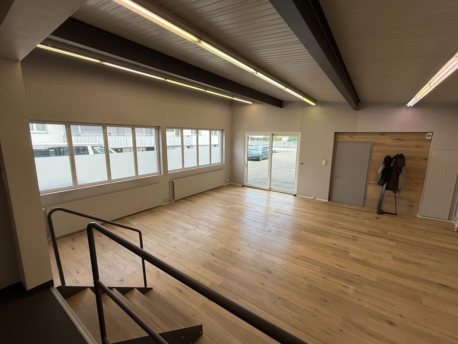 98m² commercial, photo 2 of 6