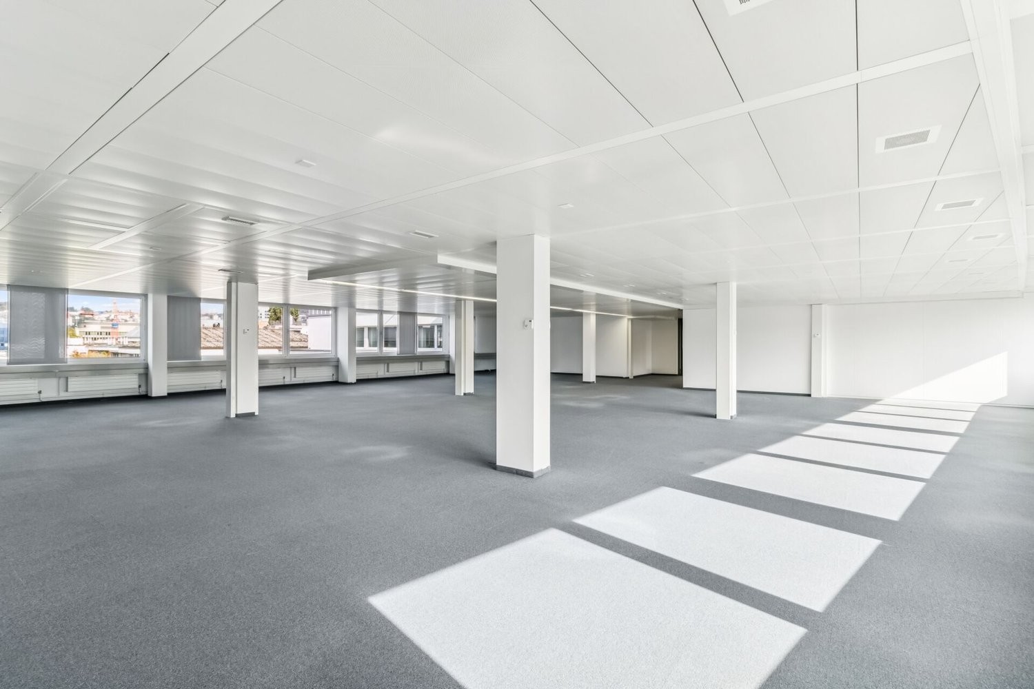 681m² office, photo 5 of 10