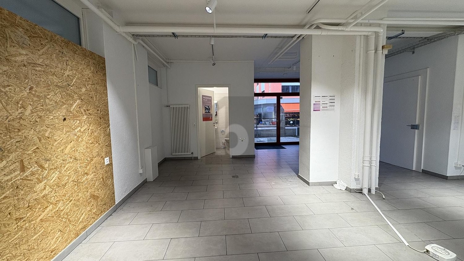60m² shop, photo 4 of 4