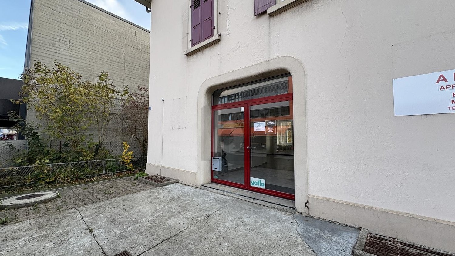 60m² shop, photo 2 of 4