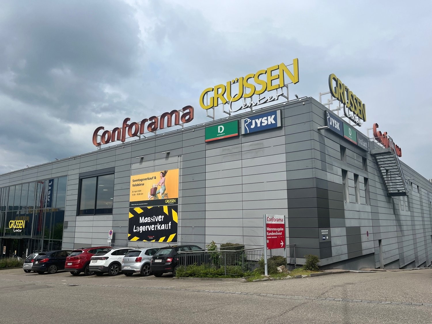 115m² shop, photo 2 of 2