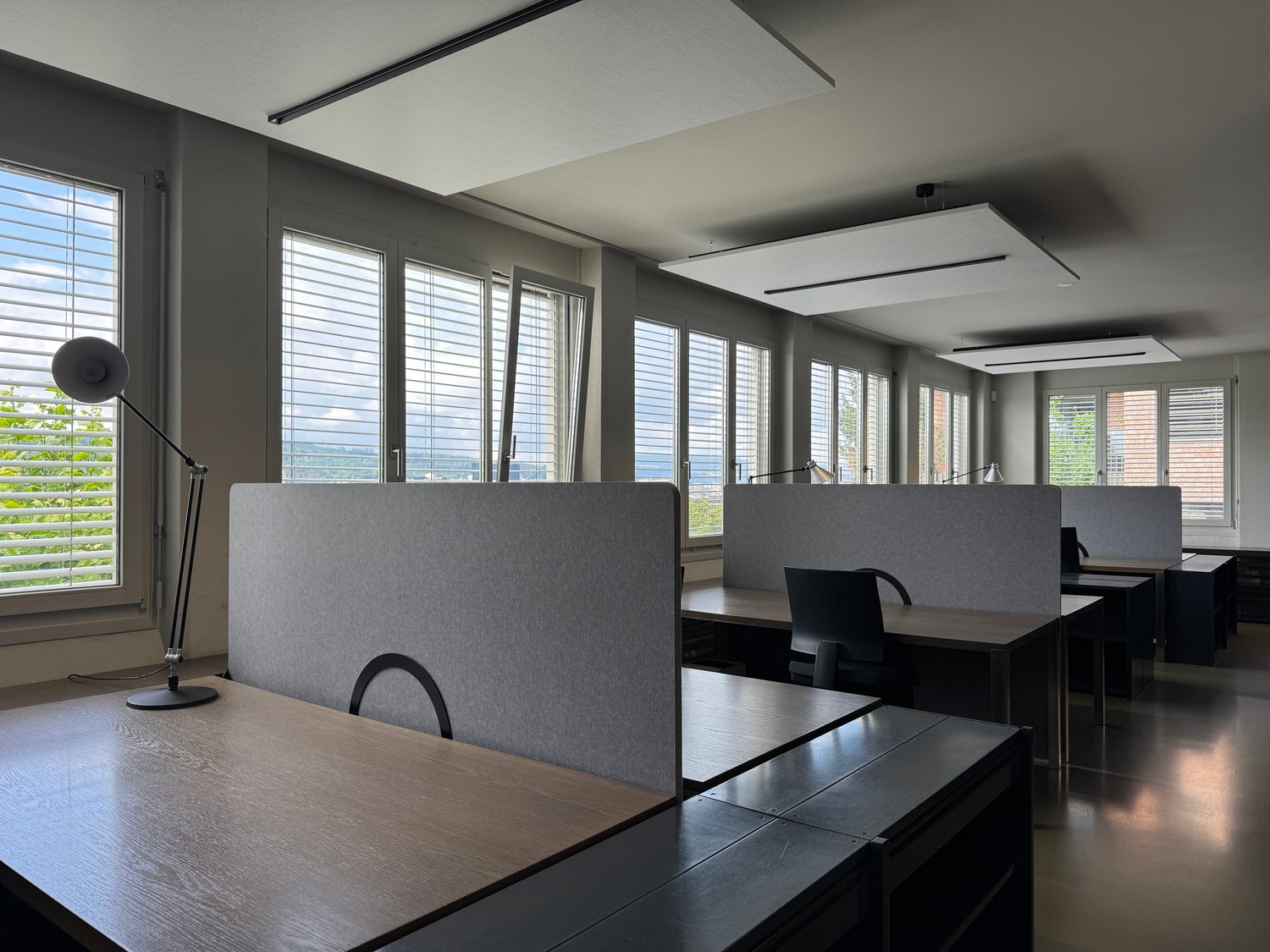212m² office, photo 1 of 10