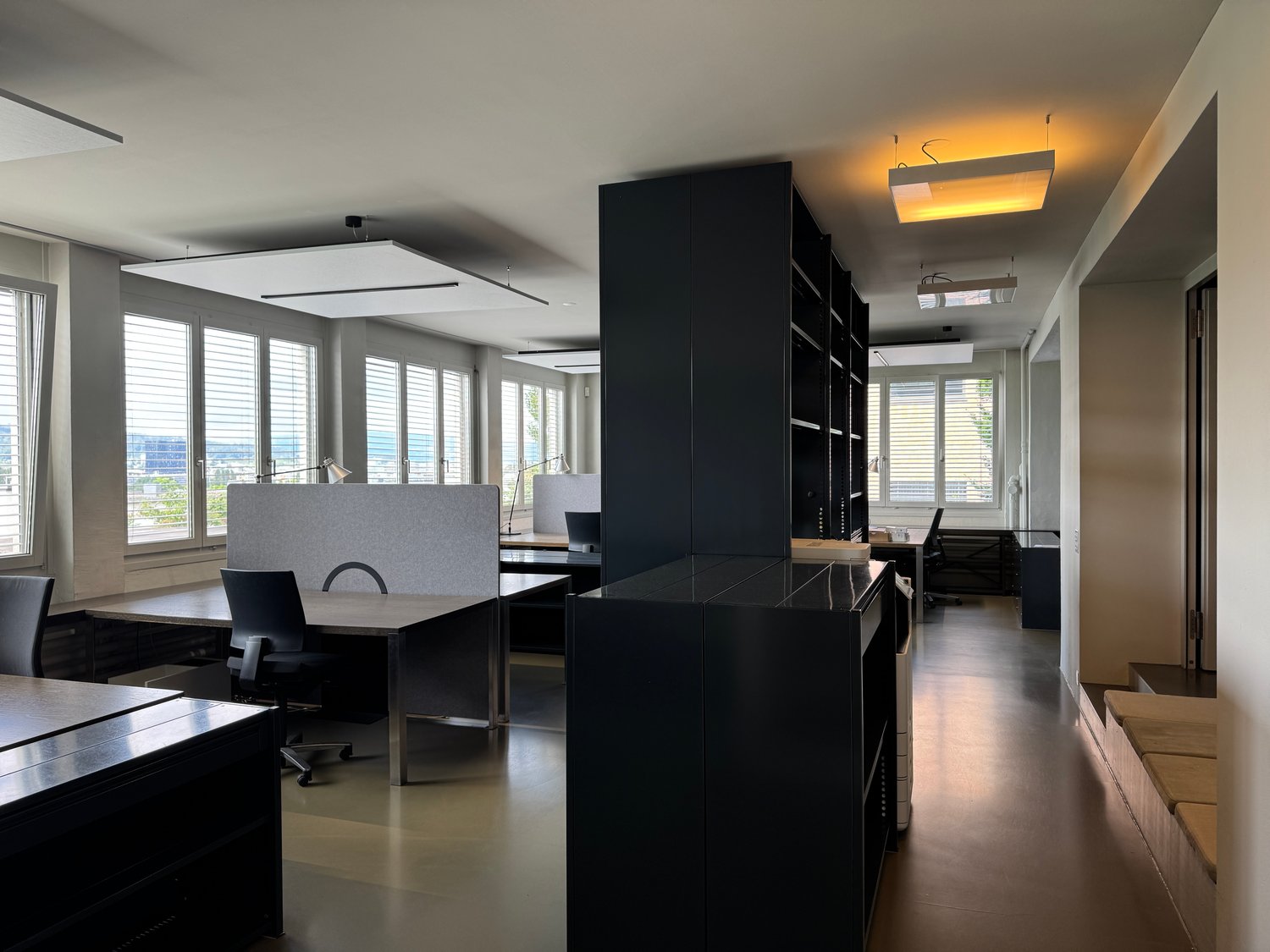212m² office, photo 4 of 10