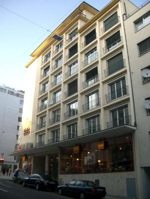 210m² office