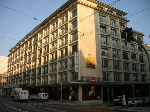 210m² office