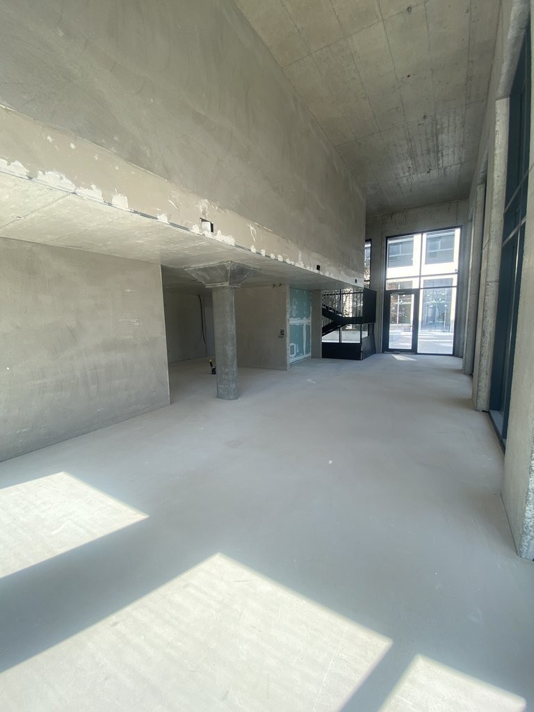 171m² commercial