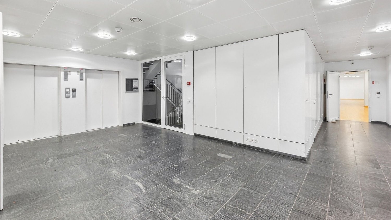 385m² commercial, photo 10 of 10