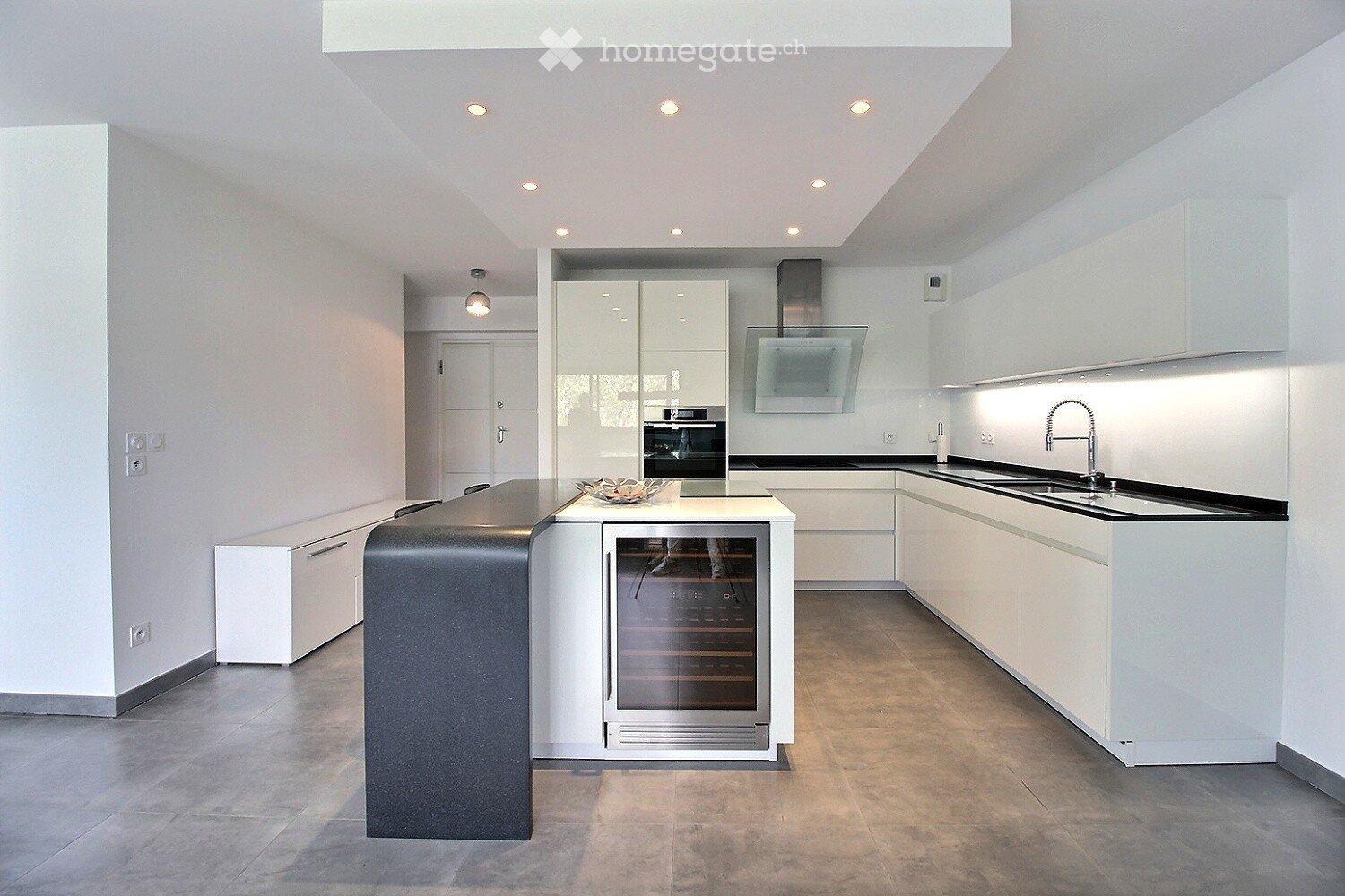 4 rooms apartment, photo 2 of 5
